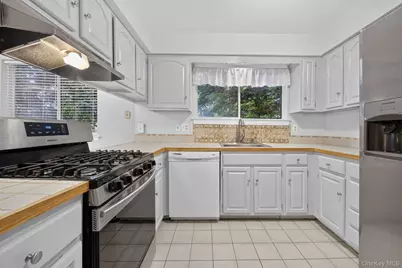 166 E Main Street, Washingtonville, NY 10992 - Photo 9