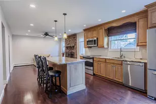 23 Babcock Ave, Ronkonkoma, NY 11779 - Photo 13