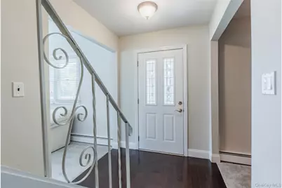 23 Babcock Avenue, Ronkonkoma, NY 11779 - Photo 5