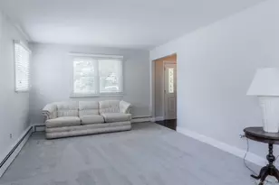 23 Babcock Ave, Ronkonkoma, NY 11779 - Photo 7