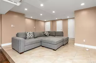 130-71 226th St, Springfield Gardens, NY 11413 - Photo 15