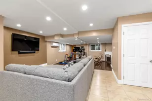 130-71 226th St, Springfield Gardens, NY 11413 - Photo 17