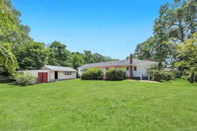 499 Silver, West Babylon, NY 11704 - Photo 3
