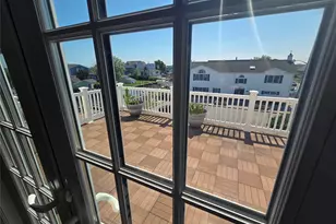 75 Yacht Club Rd, Babylon, NY 11702 - Photo 25