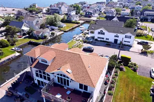 75 Yacht Club Rd, Babylon, NY 11702 - Photo 5