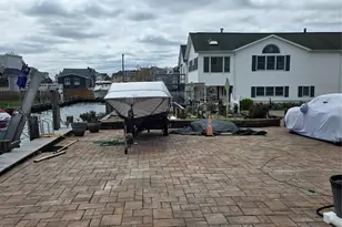 75 Yacht Club Rd, Babylon, NY 11702 - Photo 11