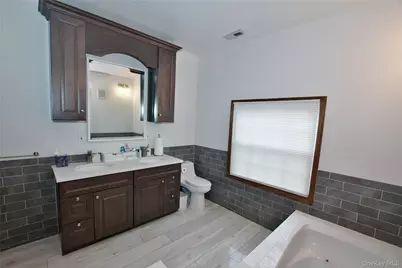 278 S Long Beach Avenue, Freeport, NY 11520 - Photo 21