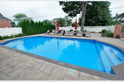 278 S Long Beach Avenue, Freeport, NY 11520 - Photo 3