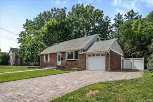 9 Tudor Rd, Farmingdale, NY 11735 - Photo 3