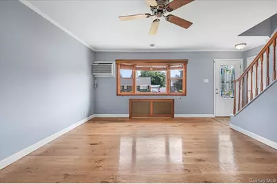 9 Tudor Road, Farmingdale, NY 11735 - Photo 7