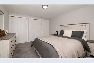 37 Holiday Park Drive, Centereach, NY 11720 - Photo 17