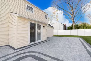 37 Holiday Park Dr, Centereach, NY 11720 - Photo 25