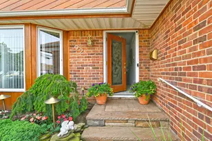 92 Bowling Ln, Deer Park, NY 11729 - Photo 5