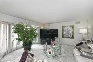 92 Bowling Ln, Deer Park, NY 11729 - Photo 11