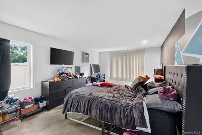 81 S Bedford Avenue, Islandia, NY 11749 - Photo 11