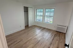 227 N Railroad Ave, Babylon, NY 11702 - Photo 7