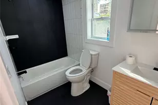 227 N Railroad Ave, Babylon, NY 11702 - Photo 5