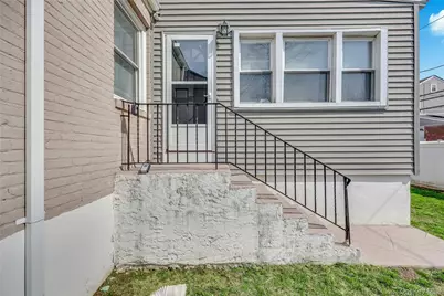 5 Hawthorne Lane, Valley Stream, NY 11581 - Photo 7