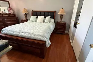 325 E 201st St, Bronx, NY 10458 - Photo 9