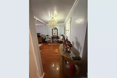 325 E 201 Street #5 G, Bronx, NY 10458 - Photo 3
