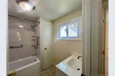 [Address not provided], Holtsville, NY 11742 - Photo 13