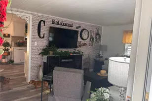 1661 Old Country Rd, Riverhead, NY 11901 - Photo 31