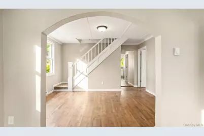 82 Adirondack Drive, Selden, NY 11784 - Photo 3