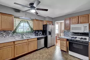 105 Madison Ave, Brentwood, NY 11717 - Photo 9
