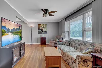 105 Madison Avenue, Brentwood, NY 11717 - Photo 5