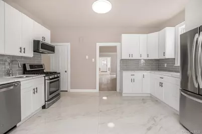 427 Taylor Avenue, Bronx, NY 10473 - Photo 1
