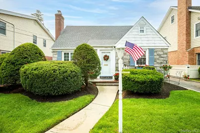 131 Euston Road S, West Hempstead, NY 11552 - Photo 1