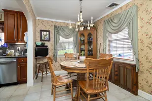 131 Euston Rd S, West Hempstead, NY 11552 - Photo 15