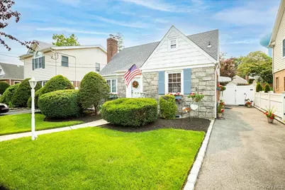 131 Euston Road S, West Hempstead, NY 11552 - Photo 3