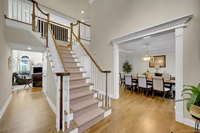 16 Eagle Court, White Plains, NY 10605 - Photo 5