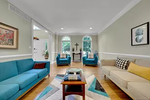 16 Eagle Ct, White Plains, NY 10605 - Photo 7