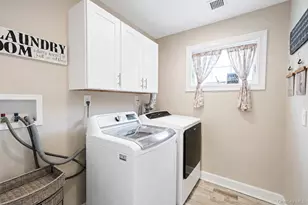 70 Summerfield Dr, Holtsville, NY 11742 - Photo 25