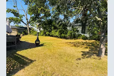 561 Center Dyre Avenue, West Islip, NY 11795 - Photo 5