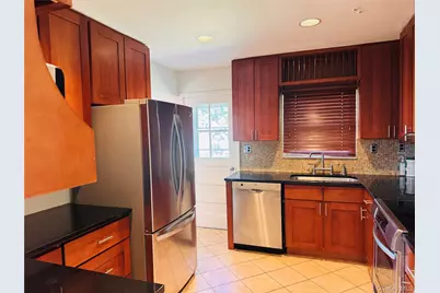 561 Center Dyre Avenue, West Islip, NY 11795 - Photo 13