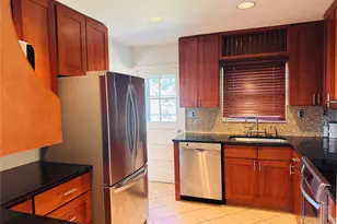 561 Center Dyre Ave, West Islip, NY 11795 - Photo 13