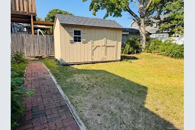561 Center Dyre Avenue, West Islip, NY 11795 - Photo 7