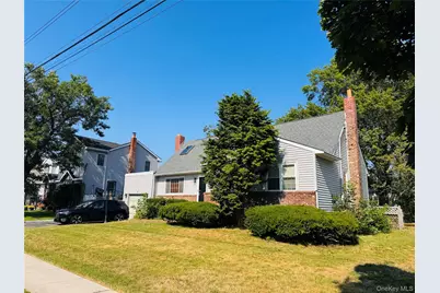 561 Center Dyre Avenue, West Islip, NY 11795 - Photo 3