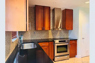 561 Center Dyre Avenue, West Islip, NY 11795 - Photo 11