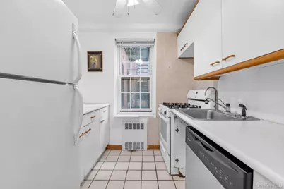 140-18 Burden Crescent #305, Briarwood, NY 11435 - Photo 7