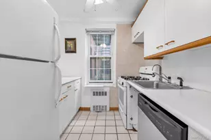 140-18 Burden Crescent, Briarwood, NY 11435 - Photo 7