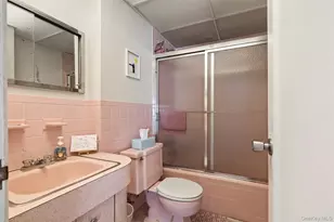 190 Cottage Blvd, Hicksville, NY 11801 - Photo 15