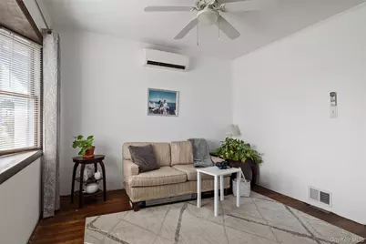 190 Cottage Boulevard, Hicksville, NY 11801 - Photo 7