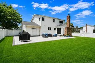 27 Galaxie Ln, Selden, NY 11784 - Photo 33