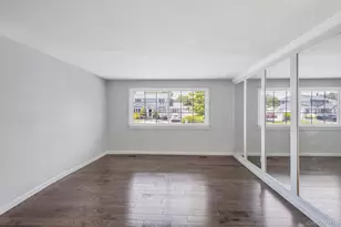 27 Galaxie Ln, Selden, NY 11784 - Photo 17