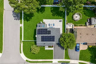 27 Galaxie Ln, Selden, NY 11784 - Photo 5