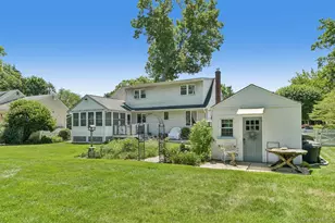 119 Brook Ln, Smithtown, NY 11787 - Photo 29